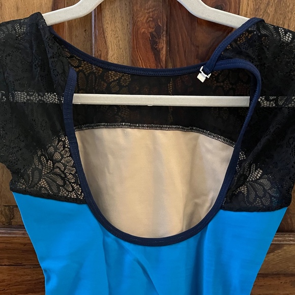 Elevé Clasp Back Ida Leotard with Cap Sleeves - Picture 3 of 3